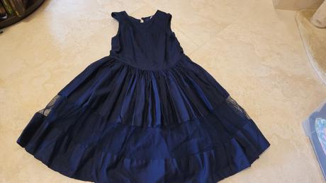 Šaty bez rukávov, 122