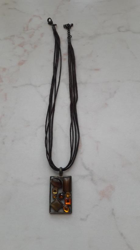 Náhrdelník s krásnym príveskom, 