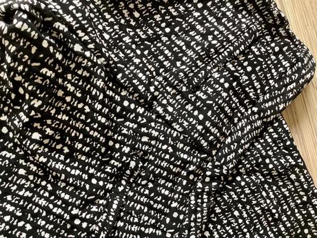 Pekne upletove nohavice 2+1napoly, 38