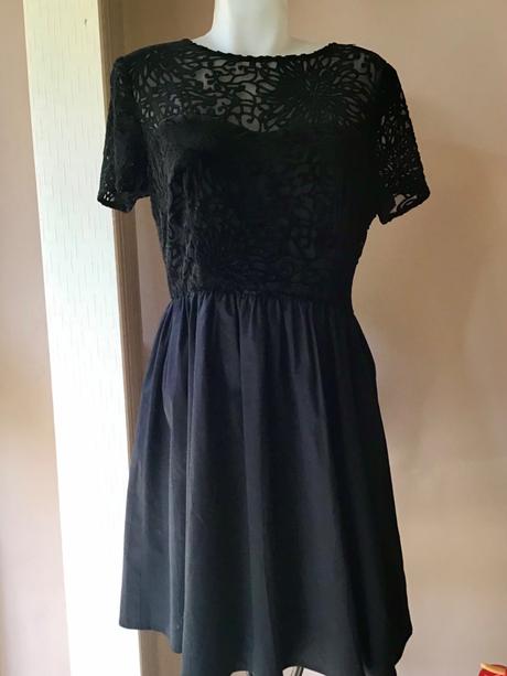 Krásne šaty jack wills/nav8, 40