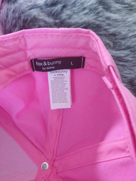 2 šiltovky m a l, 122