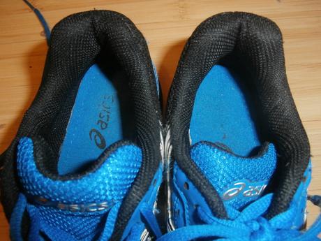 Tenisky-halovky, asics,32