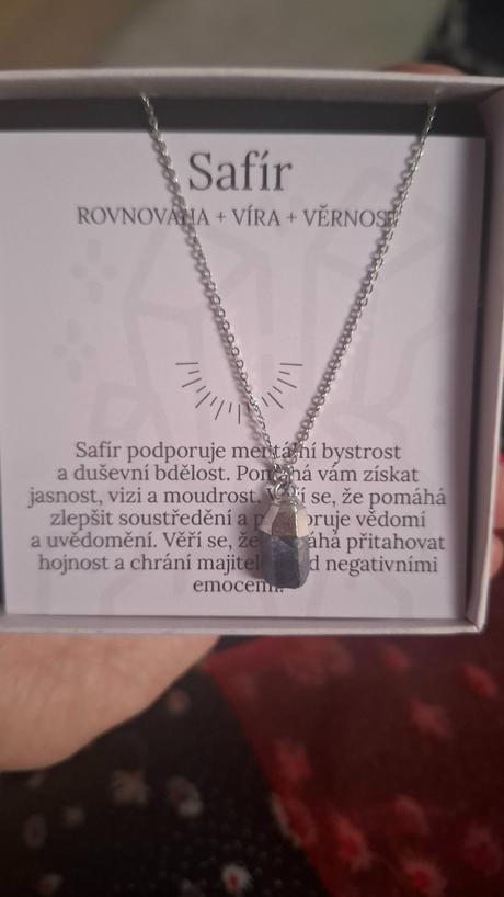 Retiazka s liečivým kameňom safír, 