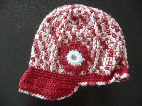 Jarná háčkovaná čiapka so šiltom, 92