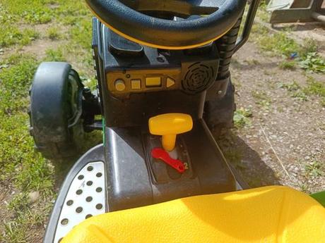 Detský traktor john deer, 
