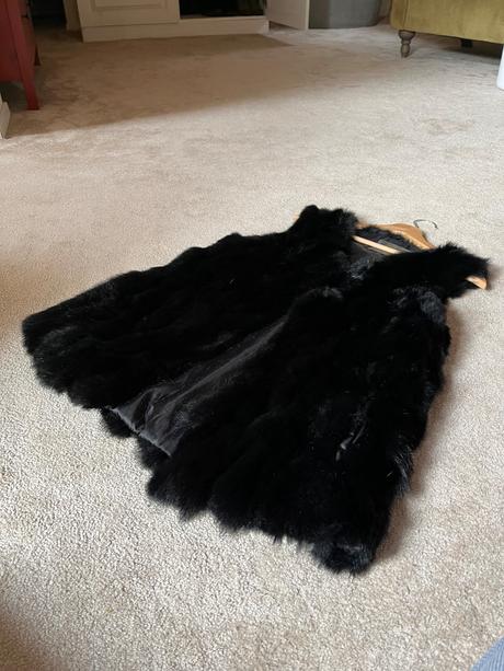 Cierna vesta z pravej kozusiny, m