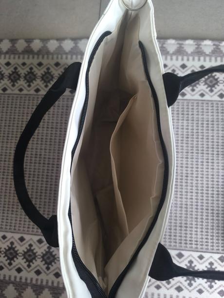 Kabelka do ruky, aj cez rameno,