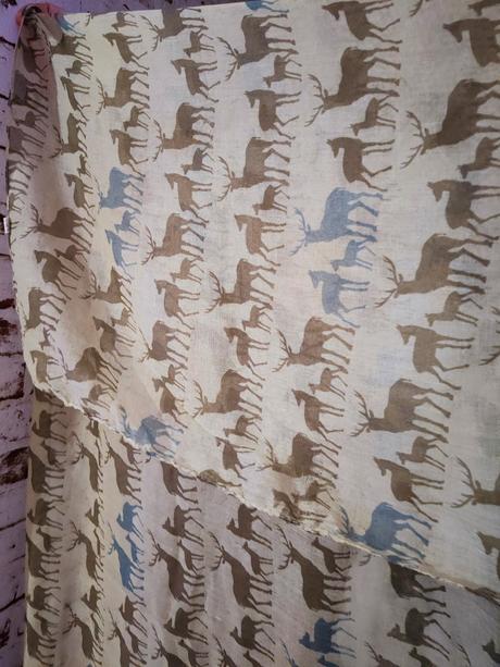 Šatka na krk so srnkami, c&a