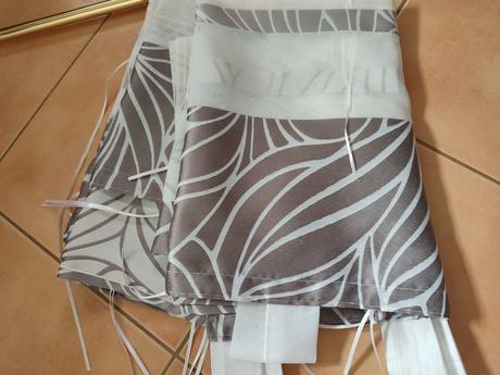 Záclony aj s garnižou, 