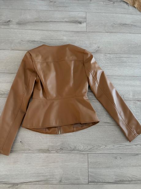 Krásna kožená bunda, zara,s