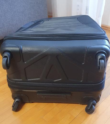 Cestovný kufor, tchibo