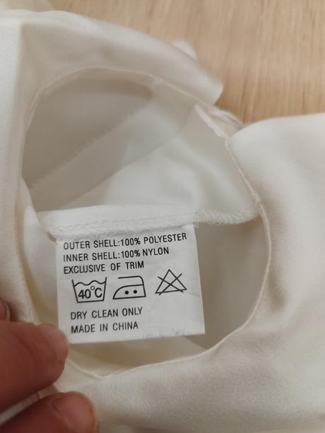 Nádherná košieľka, 68