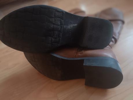 Čižmy 36, clara barson,36