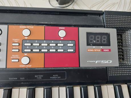 Yamaha psr f50 klavesy,