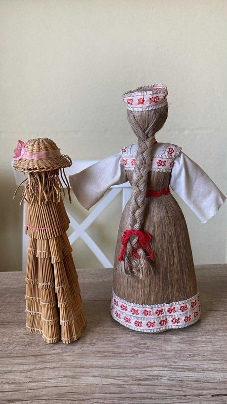 Starožitné bábiky cena za obe spolu,