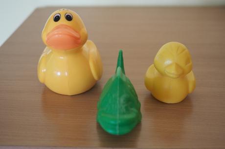 Plastové a gumené hračky pre malé dieťa, 