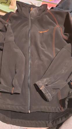 Softshellova bunda, l