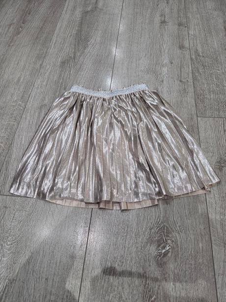 Sukňa strieborná, 122