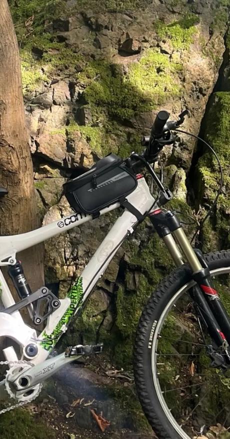 Vodeodolná taška na bicykel s držiakom na teléfon,