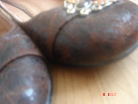 Hnede nizke lodicky s brosnou - dizajn popraskanej, 39