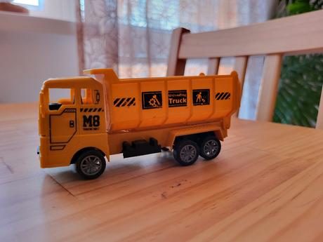 Nákladný sklápač zo sady vergionic 2412, 