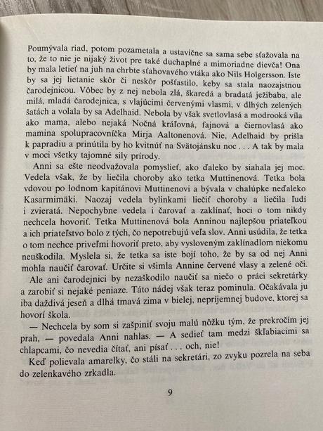 Krásna stará retro kniha dievčatko anni,