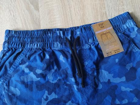 Šortky, f&f,158