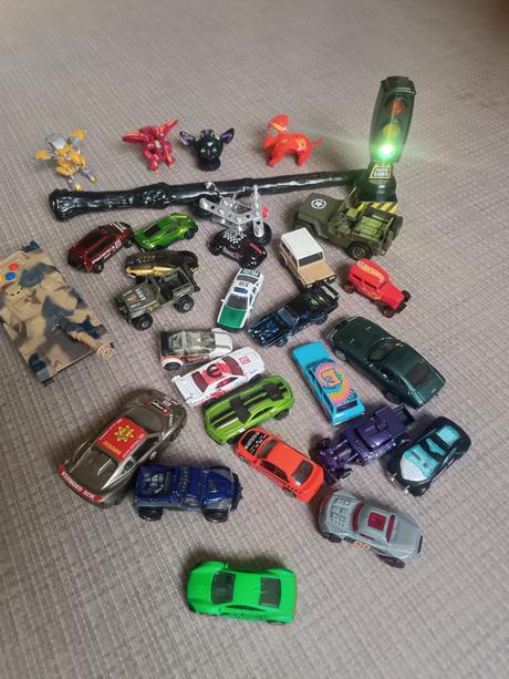 Spoločenské hry, fifa karty, autíčka, bakugan, 