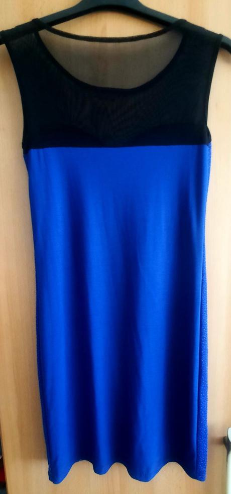 Predám elegantné krátke šaty, m