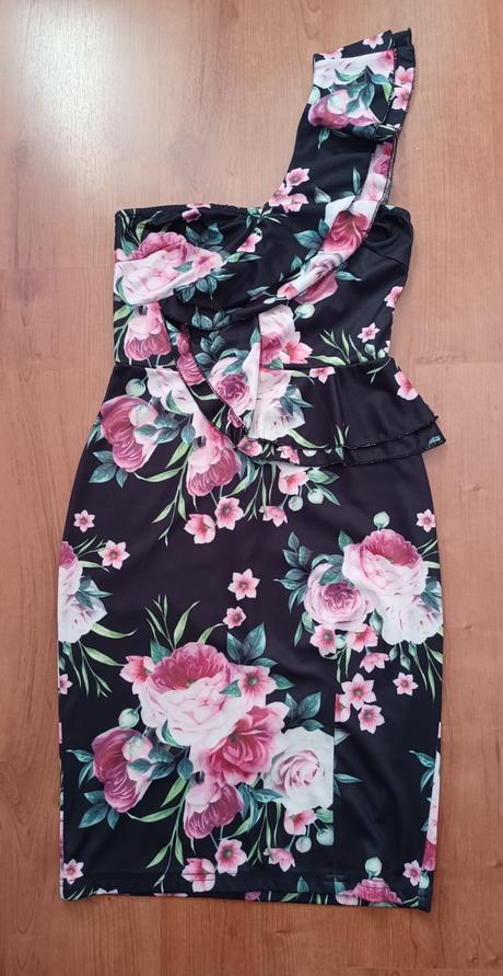 Kvietkovane šaty, 36