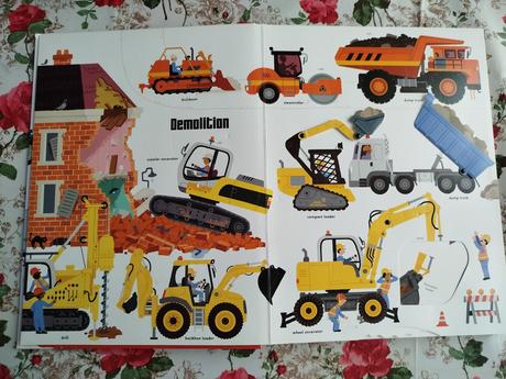 Ultimate book of vehicles, 