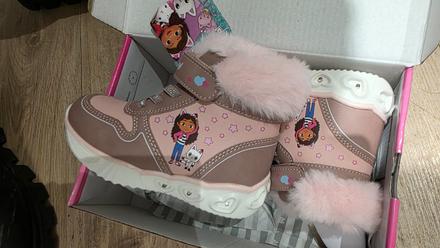 Teple alebo prechodne topanočky 23, disney,23