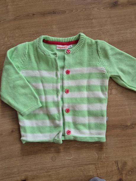 Sveter na zapínanie, 74