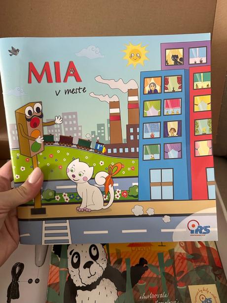 Hovoriace knihy irs s perom, 