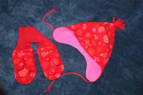 Ciatpka a rukavice vel 104-116, h&m,104