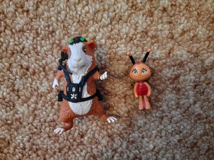 Škrečok a včielka,