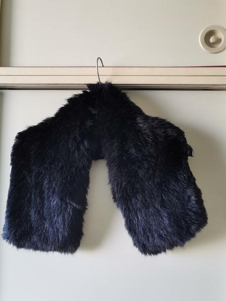 Kožušinový golier, m