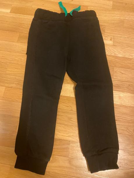 Teplaky cierne, benetton,110