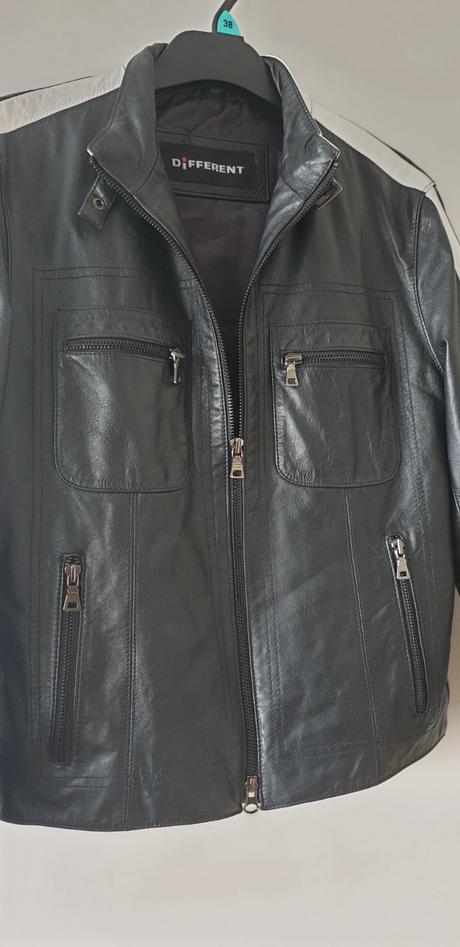 Kožená bunda s bielymi pásmi, 34