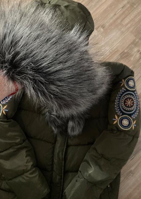 Oteplená krásna zimná bunda s prešivanim na rukáve, xl