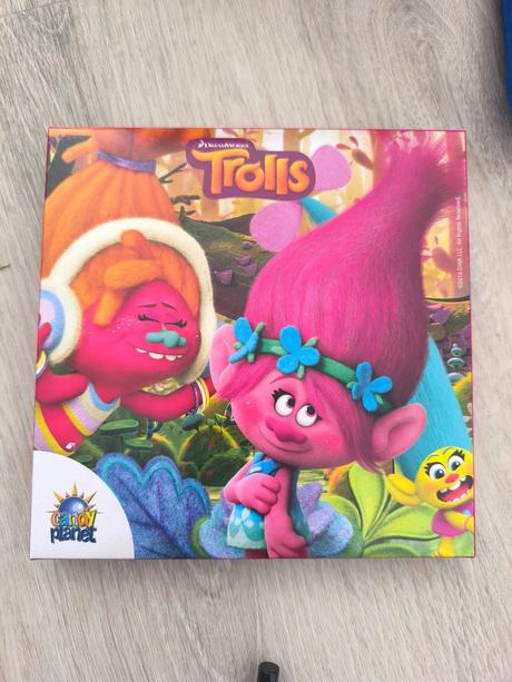 Puzle + nálepky trols, 