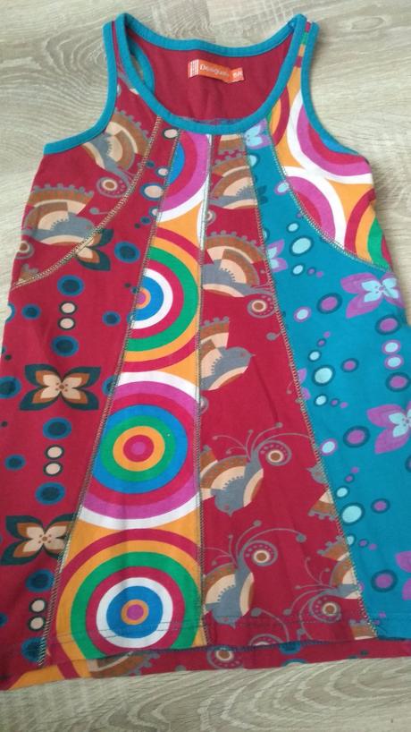 Nádherné šaty top stav, desigual,122