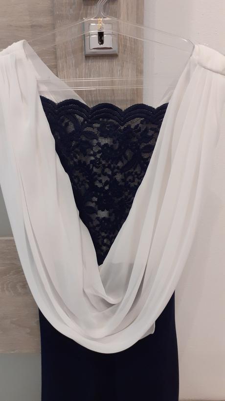 Spolocenske saty, 38