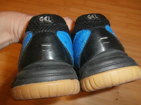 Tenisky-halovky, asics,32