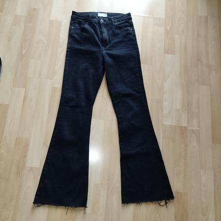 Rozšírené rifle, bershka,38