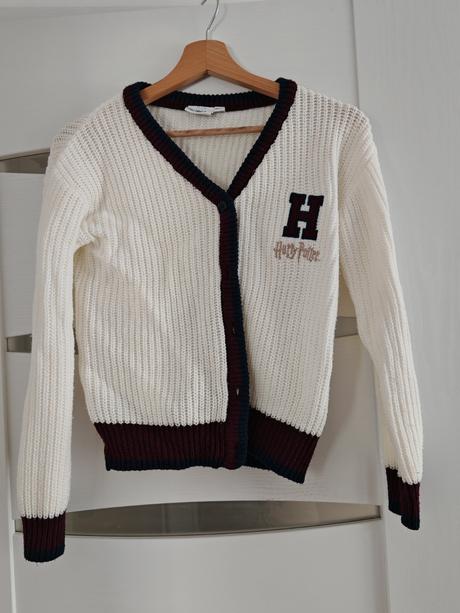 Krasny teply sveter harry potter 140/146, 146