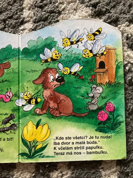 Leporelá pri stole a o psíkovi zo záhradky, 