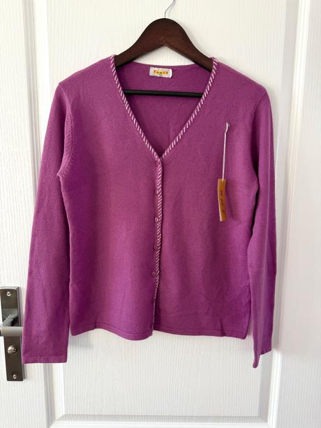 Vlnený kardigan s ozdobným výstrihom, m