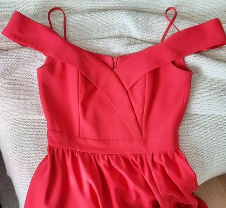 Krásne šaty emo, s