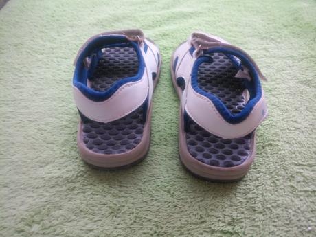 Vyborne lahke sandalky, 34